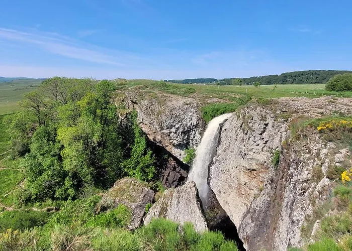 Casa de Férias De Charme 6 Ou 8 Personnes En Aubrac Chez Sebastien & Stephanie *